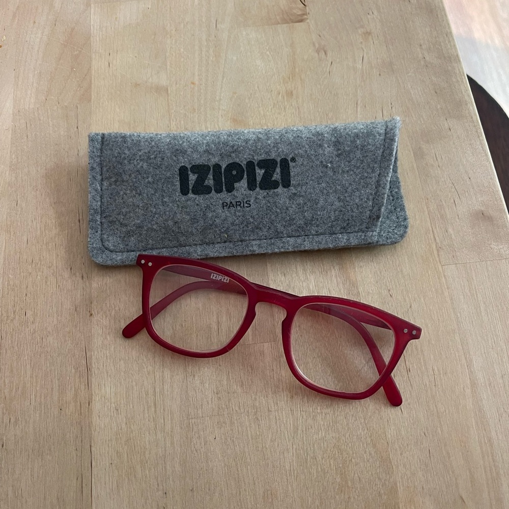 Izipizi reading glasses
